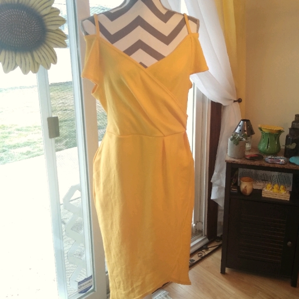 Boohoo plus size yellow dress